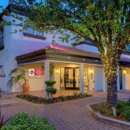 Best Western Plus Palm Court Hotel Davis Eksteriør billede