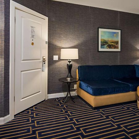 Best Western Plus Palm Court Hotel Davis Eksteriør billede