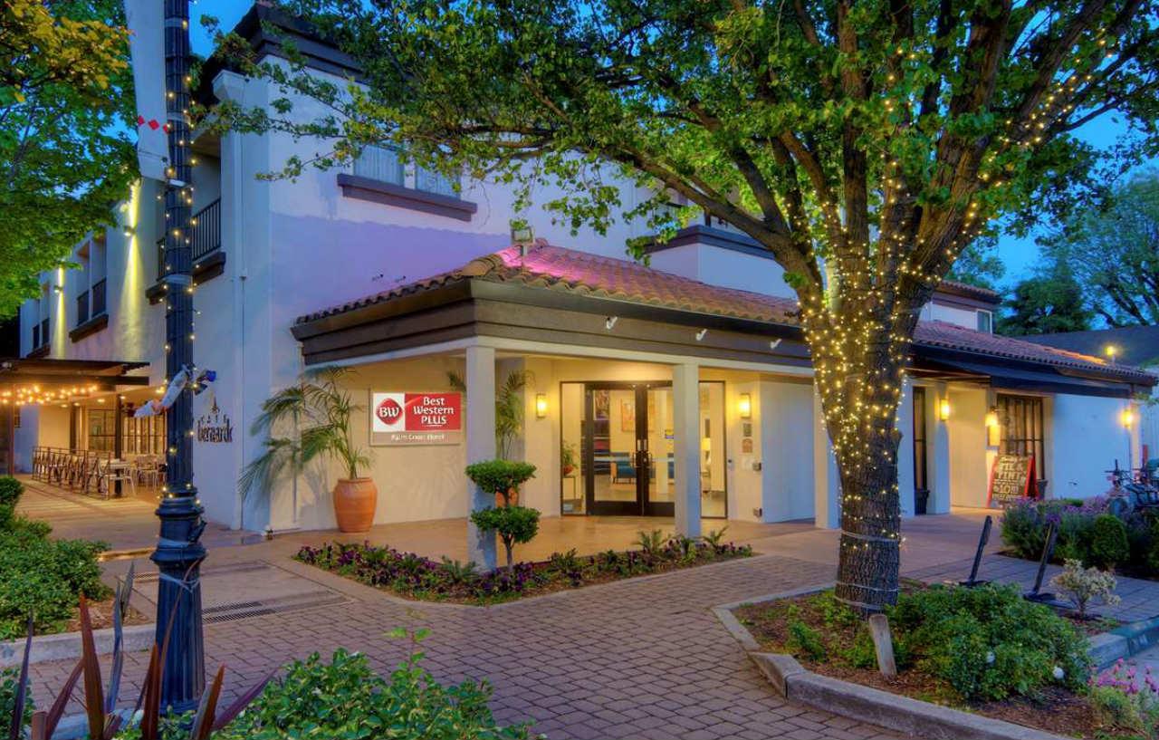 Best Western Plus Palm Court Hotel Davis Eksteriør billede
