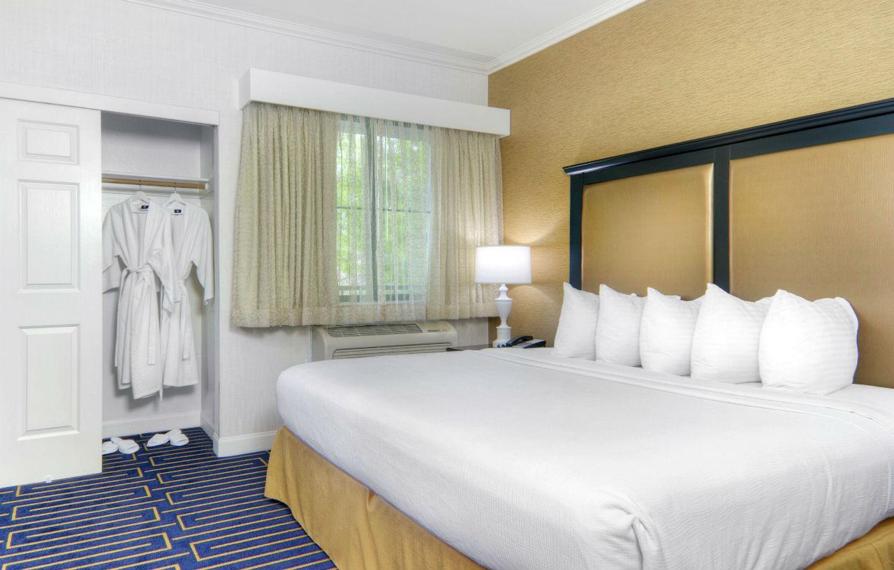 Best Western Plus Palm Court Hotel Davis Eksteriør billede