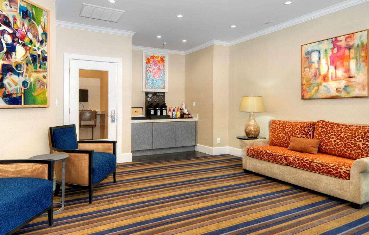 Best Western Plus Palm Court Hotel Davis Eksteriør billede