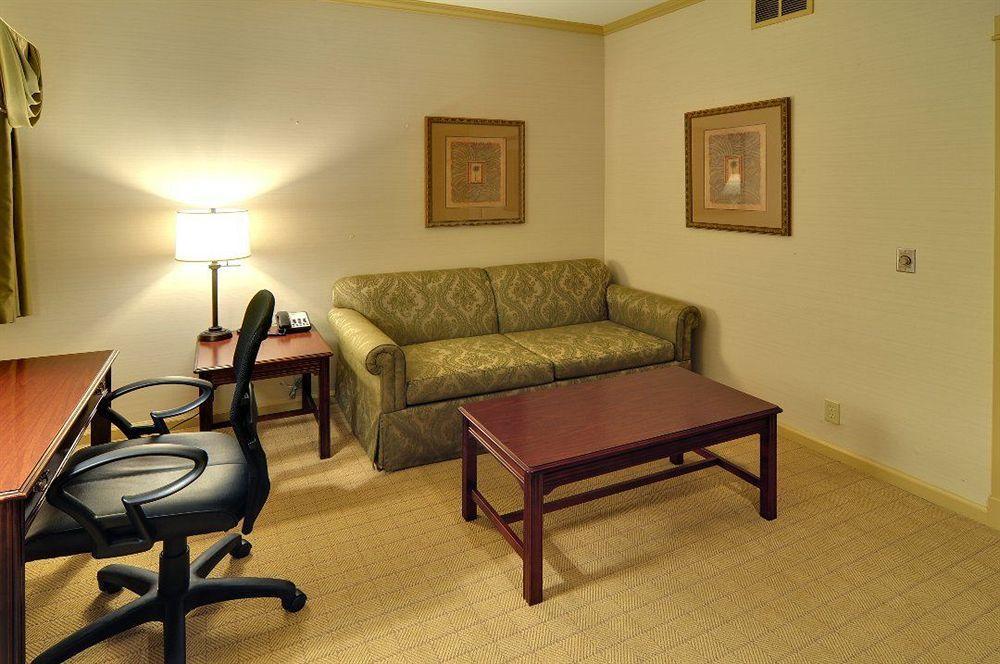 Best Western Plus Palm Court Hotel Davis Eksteriør billede