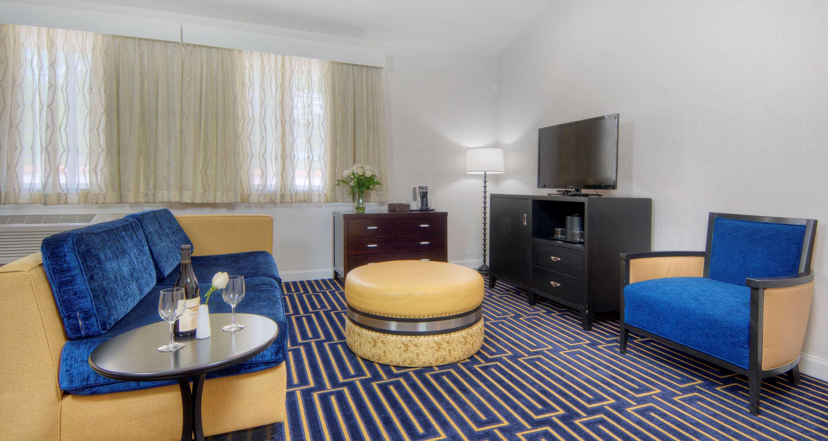 Best Western Plus Palm Court Hotel Davis Eksteriør billede