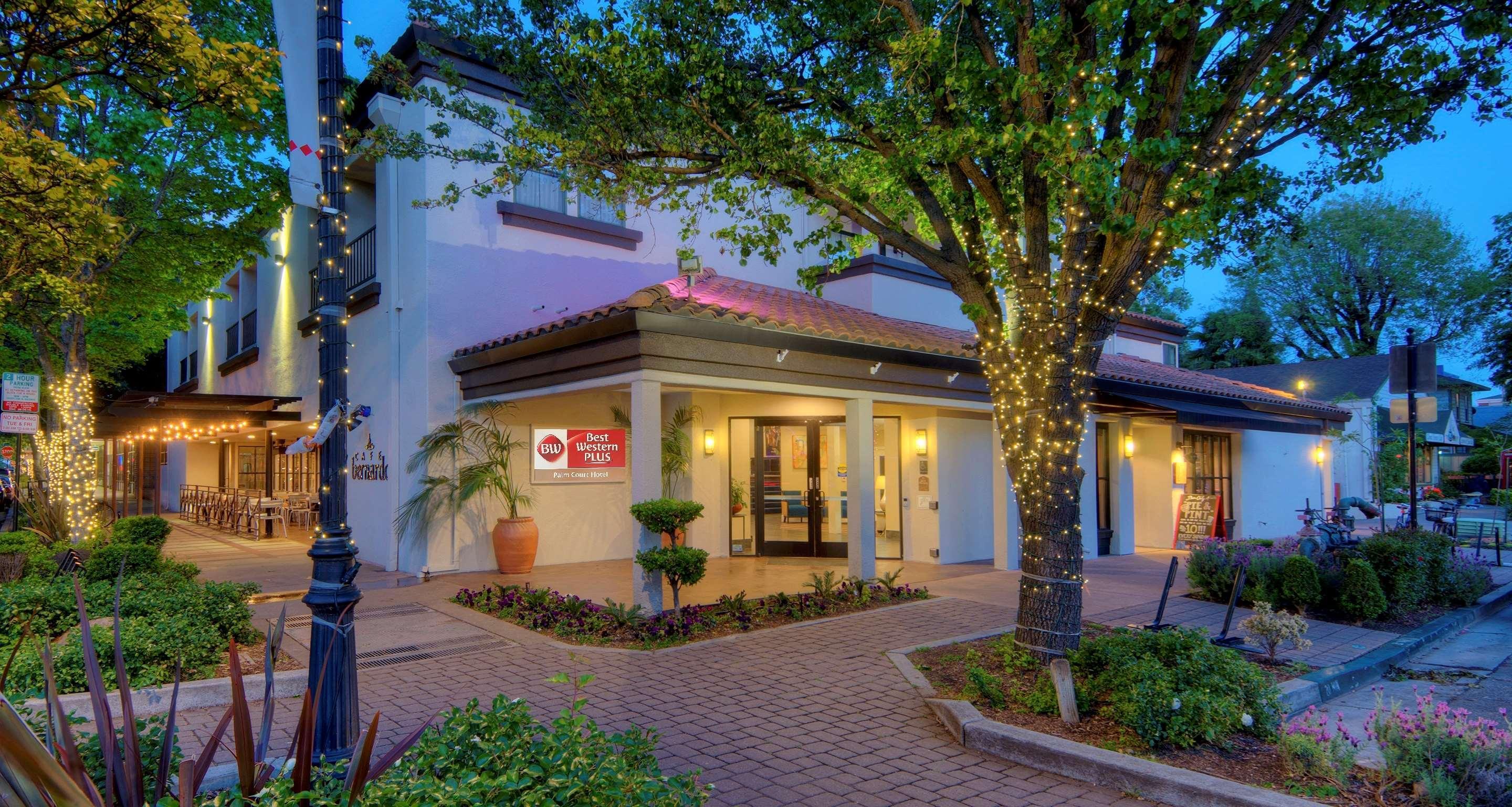 Best Western Plus Palm Court Hotel Davis Eksteriør billede