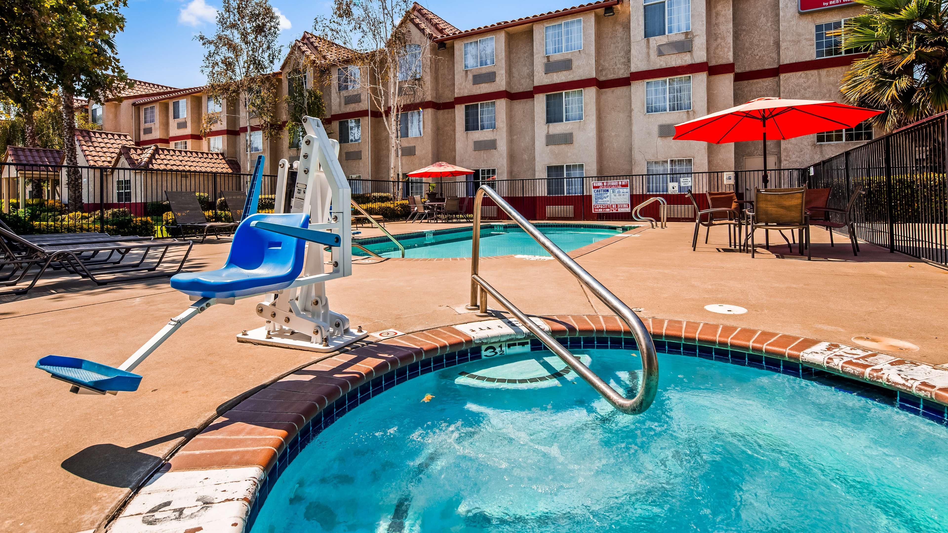 Best Western Plus Palm Court Hotel Davis Eksteriør billede