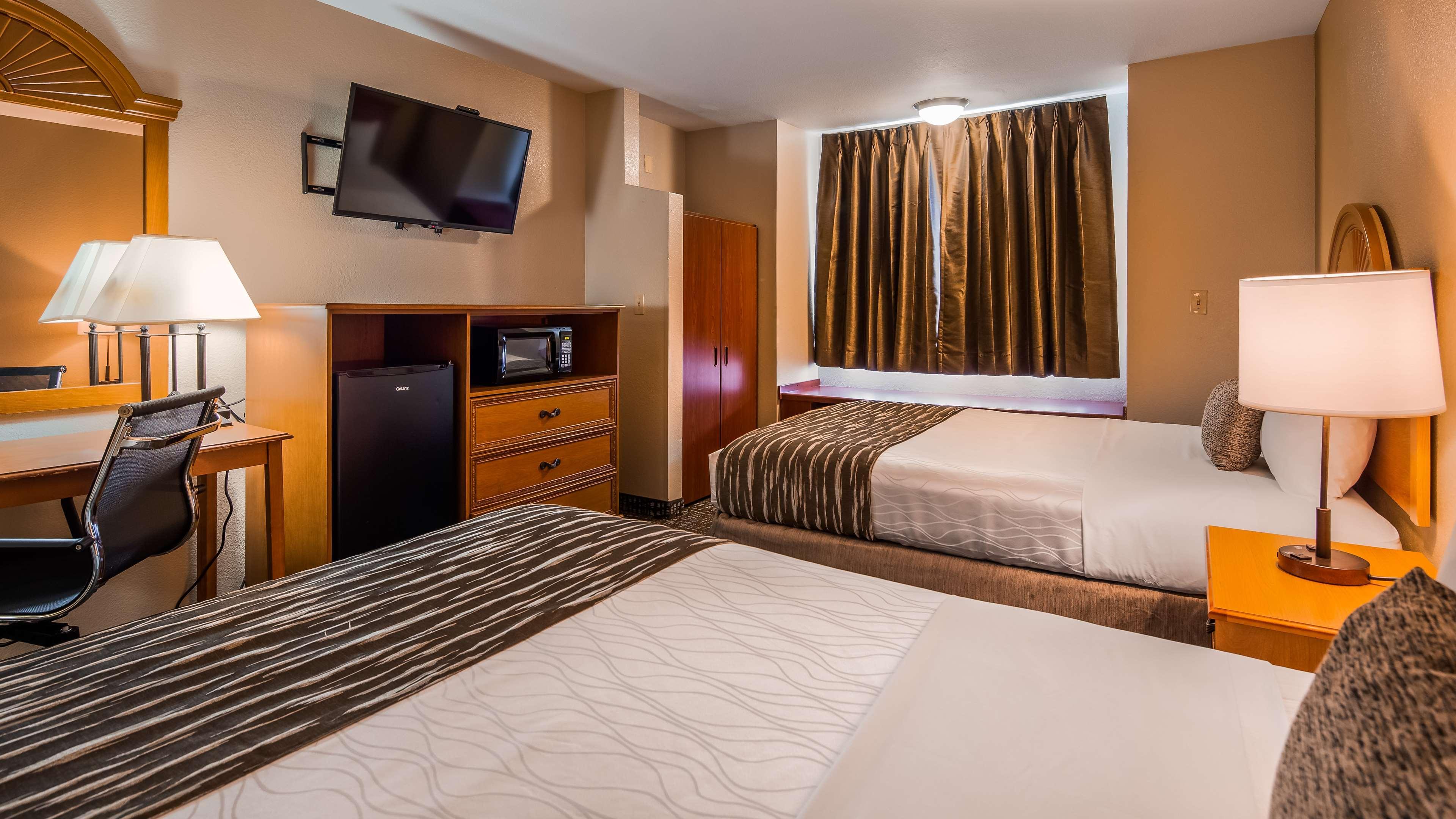 Best Western Plus Palm Court Hotel Davis Eksteriør billede