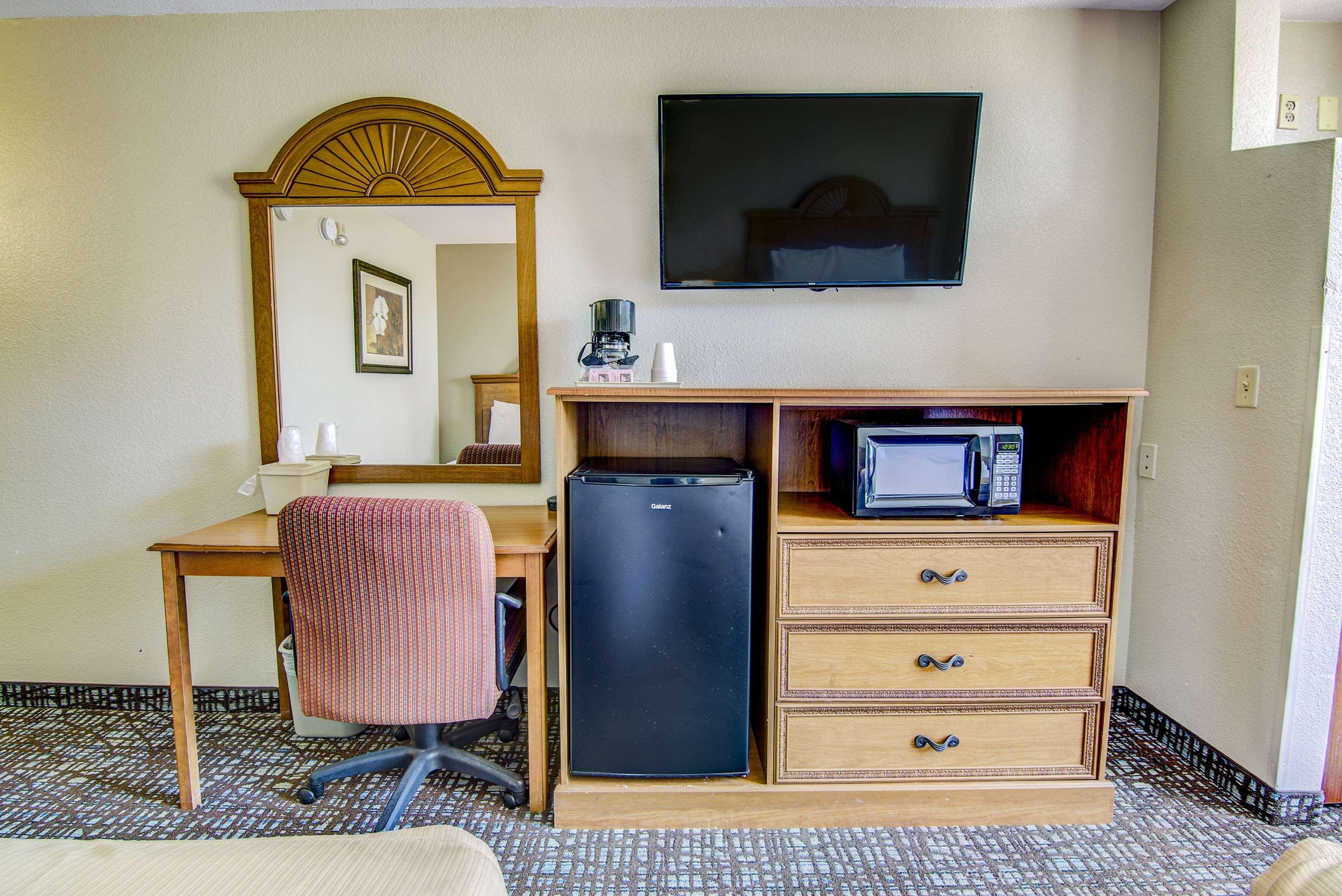 Best Western Plus Palm Court Hotel Davis Eksteriør billede