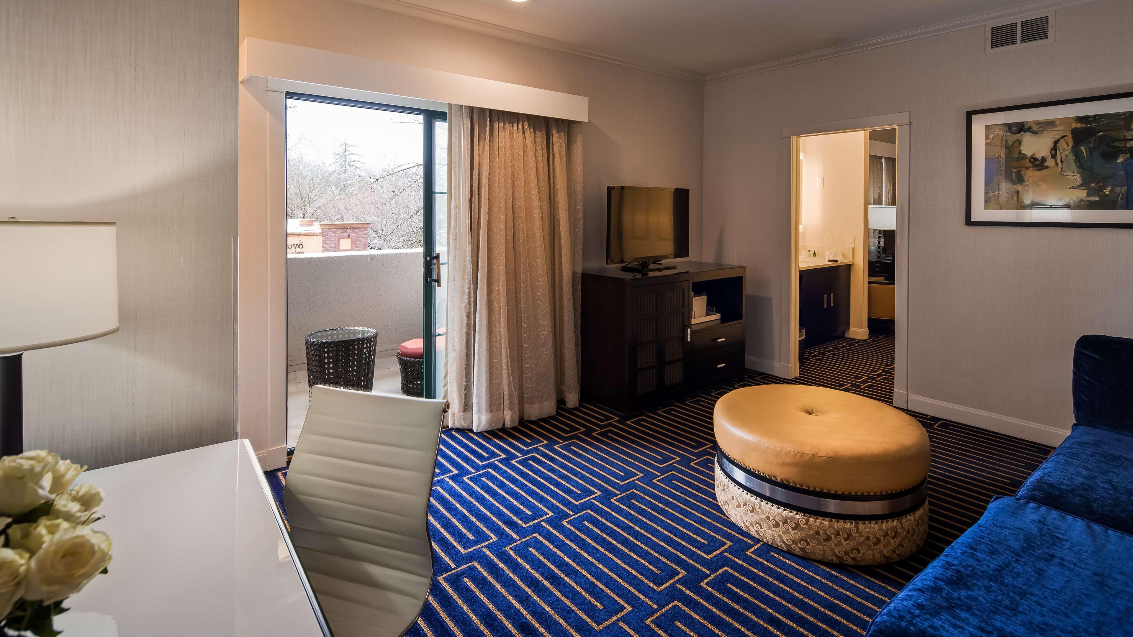 Best Western Plus Palm Court Hotel Davis Eksteriør billede