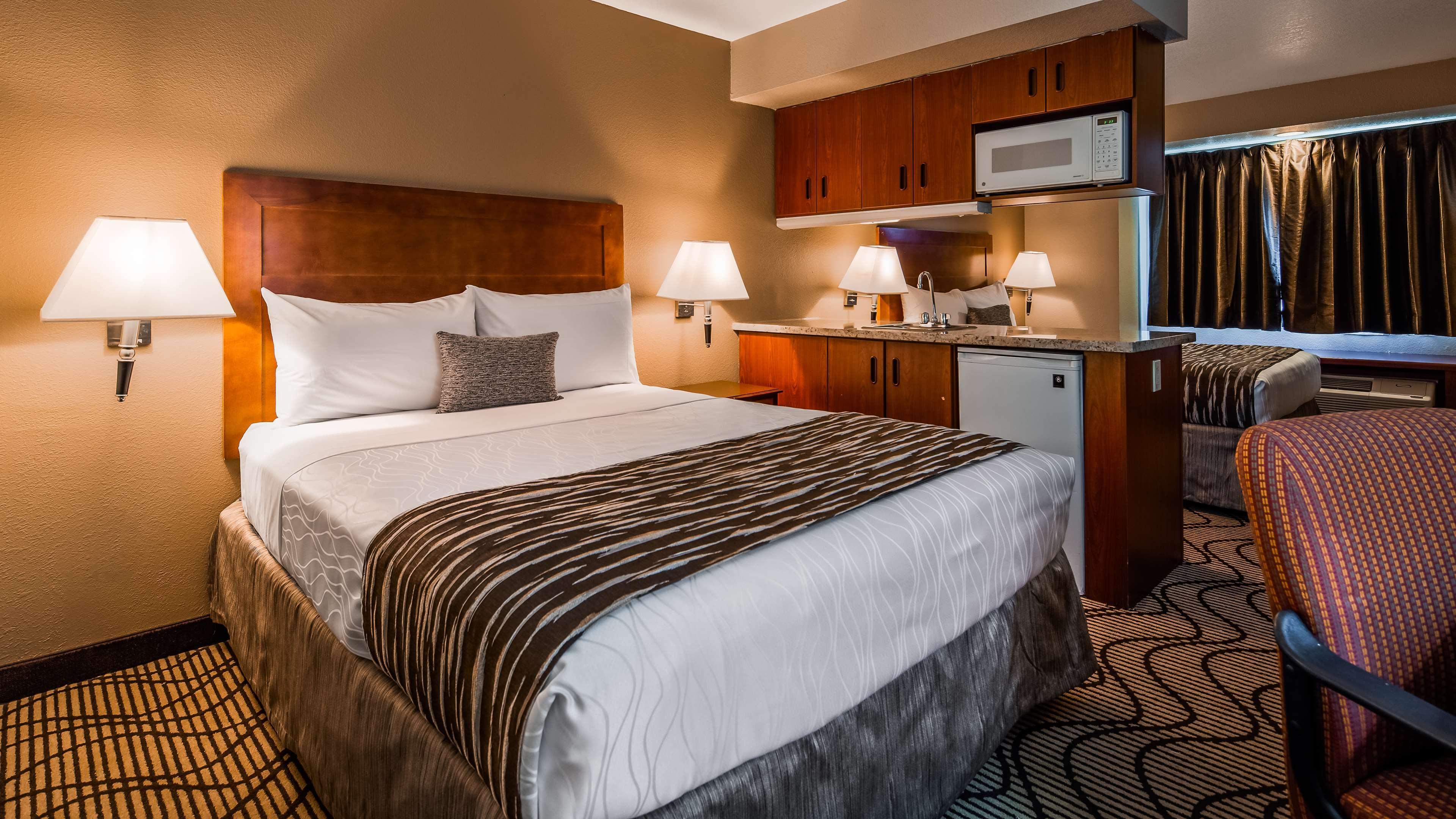 Best Western Plus Palm Court Hotel Davis Eksteriør billede