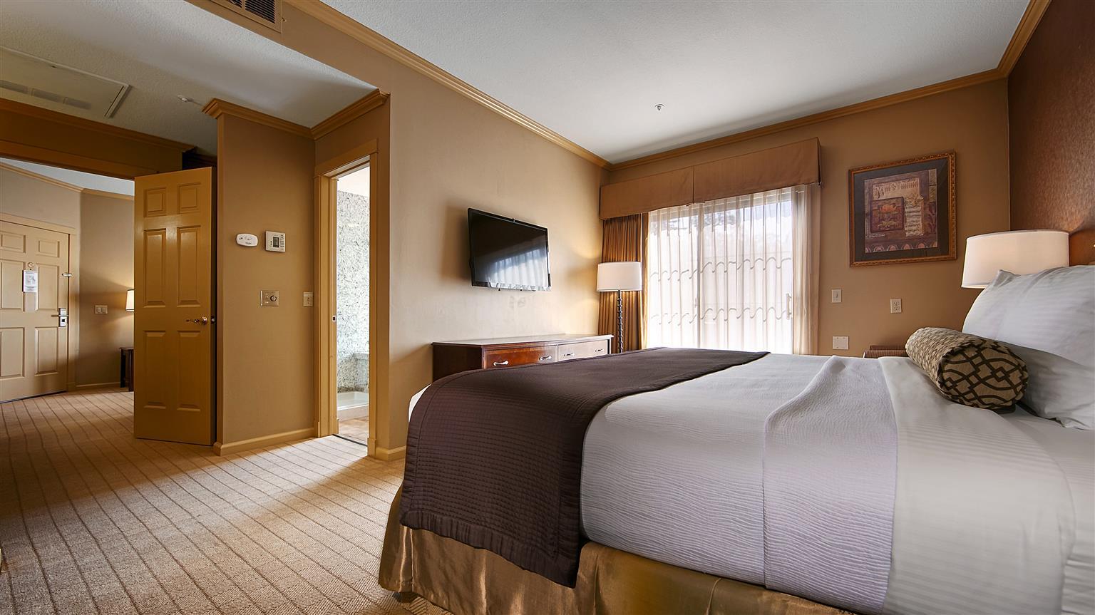 Best Western Plus Palm Court Hotel Davis Eksteriør billede
