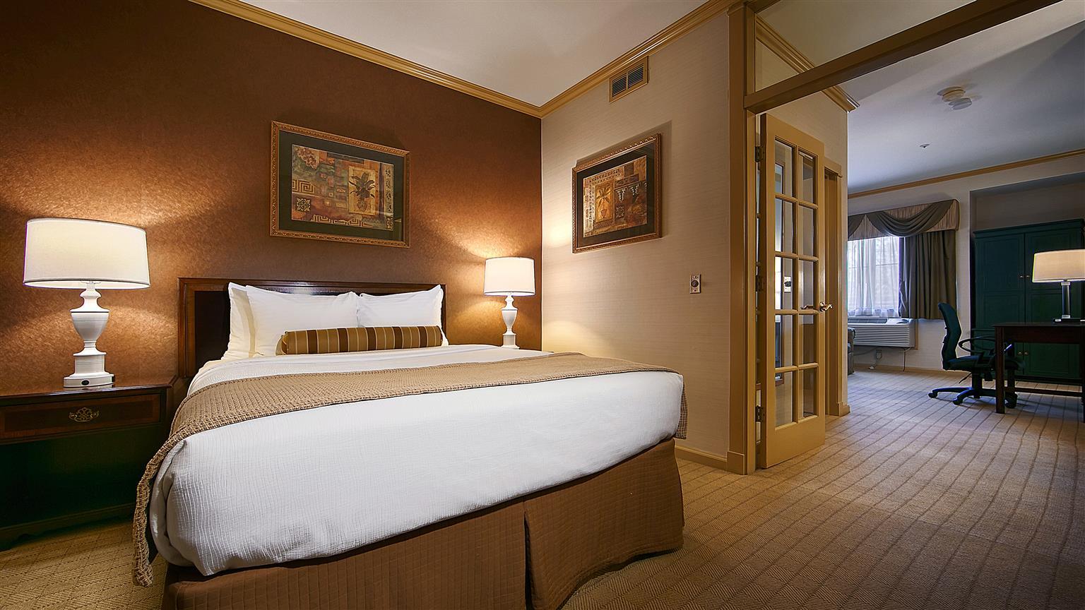 Best Western Plus Palm Court Hotel Davis Eksteriør billede